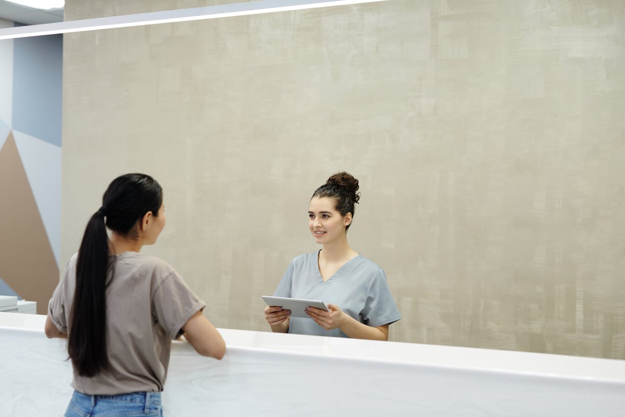 Med spa front desk - why clinics lose patient inquiries before the first appointment